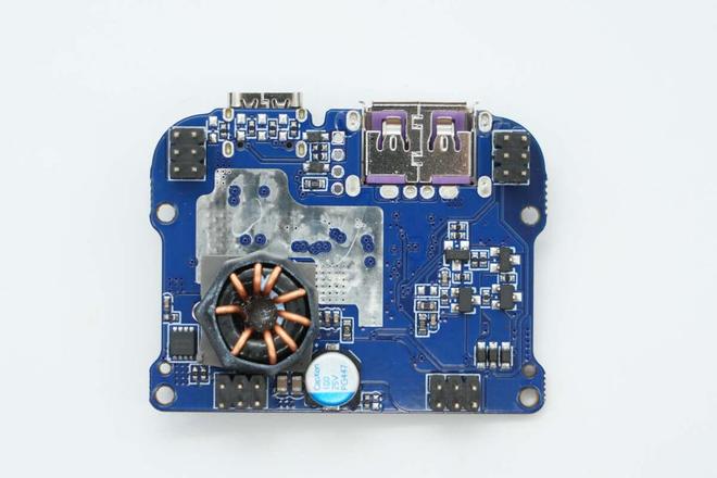 SOC方案绿联100W大功率快充移动电源拆解冰球突破游戏网站内置智融科技SW6301(图3)