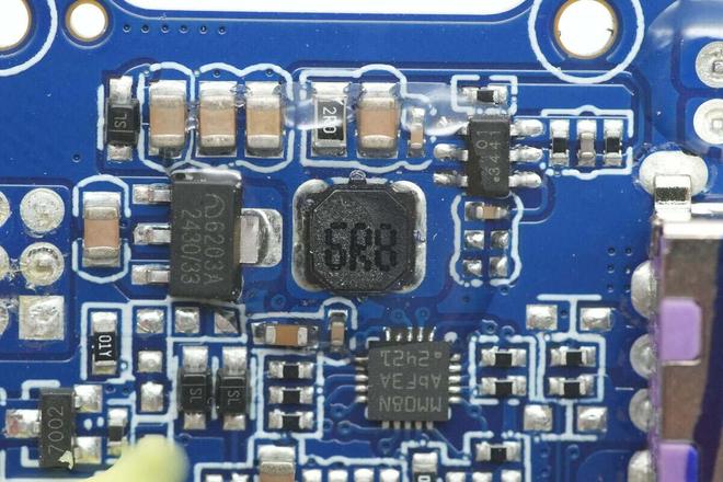 SOC方案绿联100W大功率快充移动电源拆解冰球突破游戏网站内置智融科技SW6301(图11)