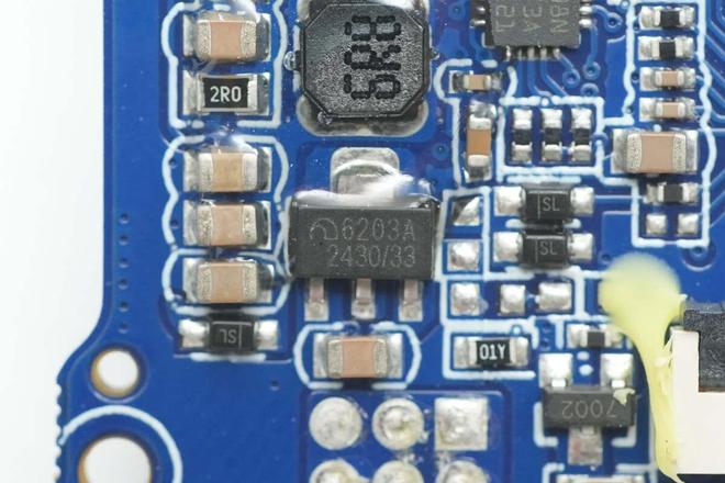 SOC方案绿联100W大功率快充移动电源拆解冰球突破游戏网站内置智融科技SW6301(图13)